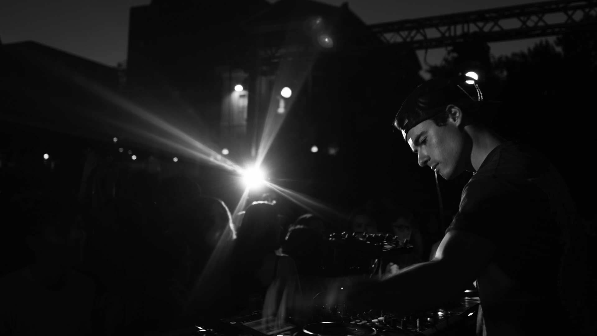 Simone — DJ/Producer